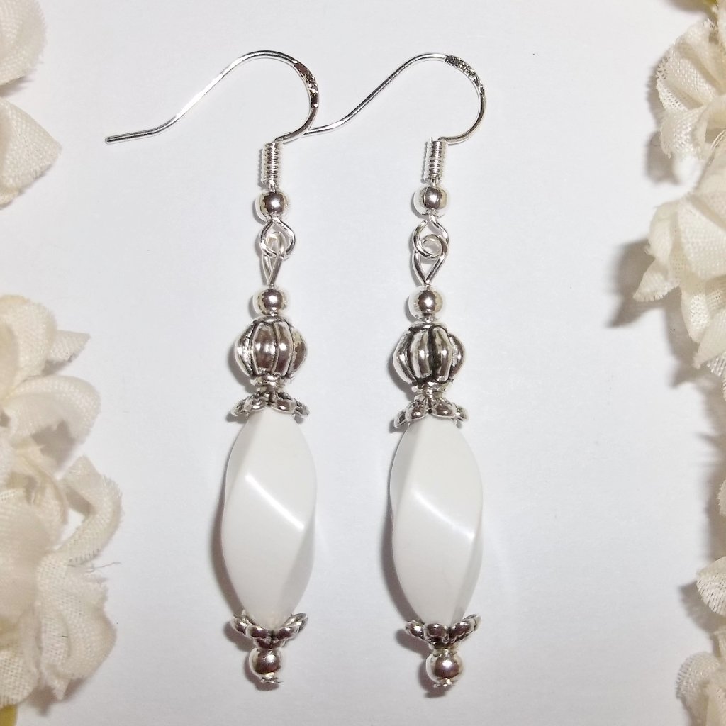 Earring Set White Beaded Handmade Jewelry Fashion Jewelry Set Pair Drop Nwt 5428 20$